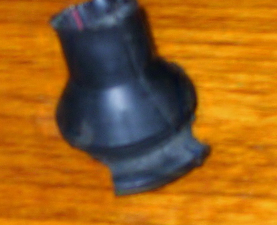 Truck grommet 004.JPG